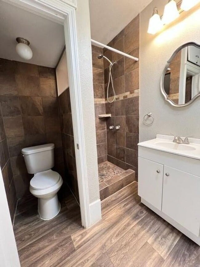 Building Photo - 10263 Casa View Dr