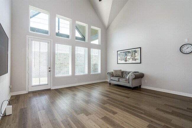 Building Photo - 25803 Rippey Gln Dr