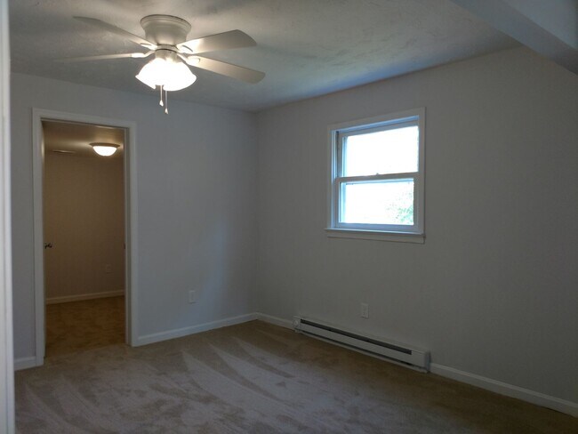 Building Photo - 3 Bedroom 3 Bathroom House in Town of Fron...