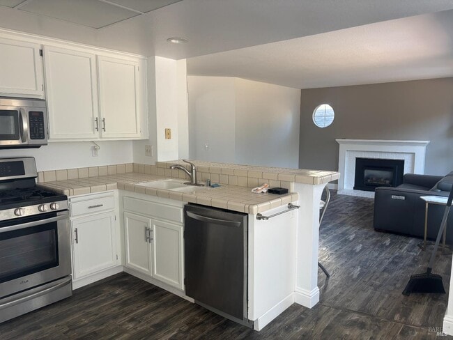 Building Photo - 9587 Wellington Cir
