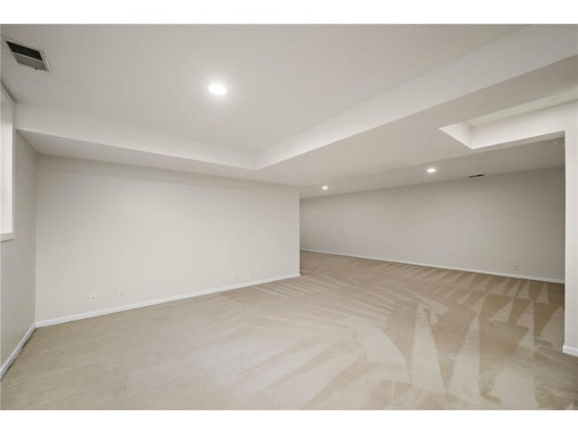 Building Photo - 953 Redwood Dr