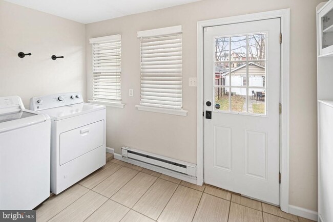 Building Photo - 232 Buchanan St