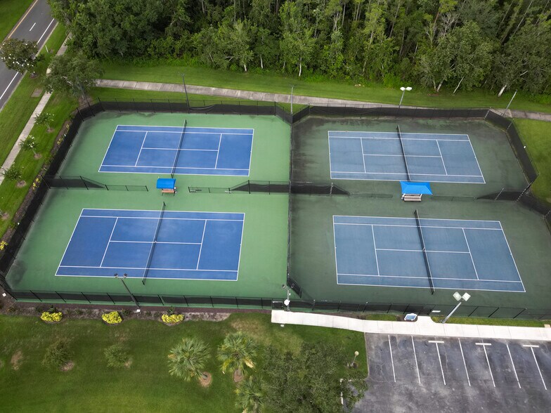 Building Photo - 9053 Lee Vista Blvd