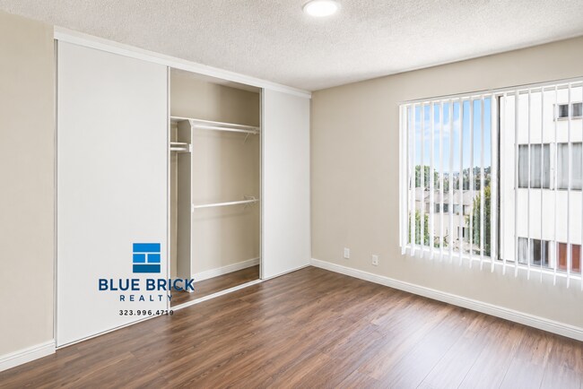 Building Photo - 451 S Harvard Blvd