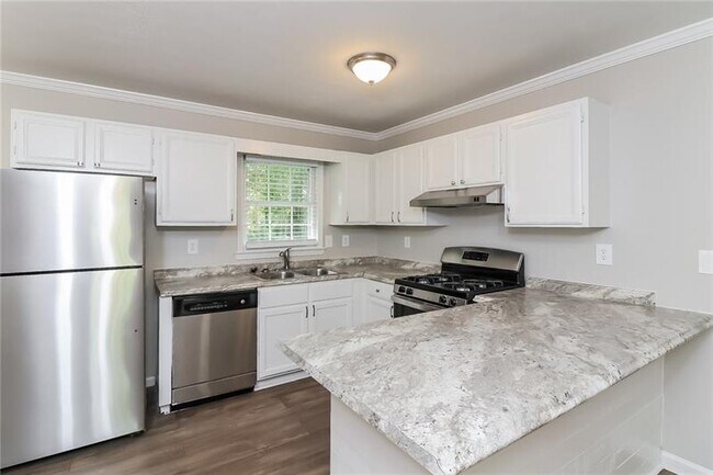 Building Photo - 230 Sweetwater Cir