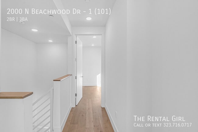 Building Photo - 2000 Beachwood Dr