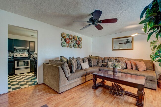 Building Photo - 5553 Crystal Way
