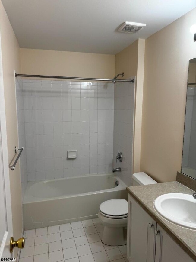 Building Photo - 533 Coventry Dr