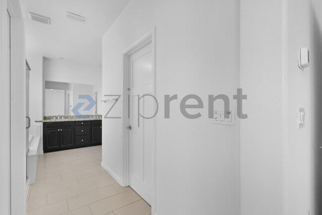 Building Photo - 9287 Mystic Lake Alley