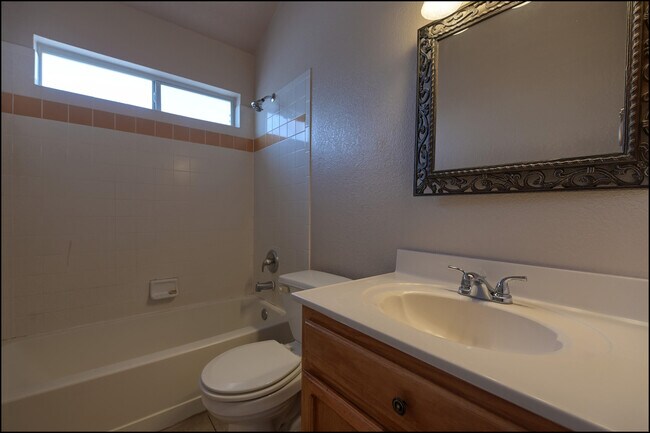 Building Photo - 7456 Luz De Lumbre Ave