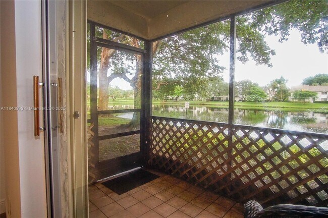 Building Photo - 407 Gardens Dr