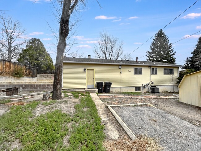 Building Photo - 3712 Windsor Ave