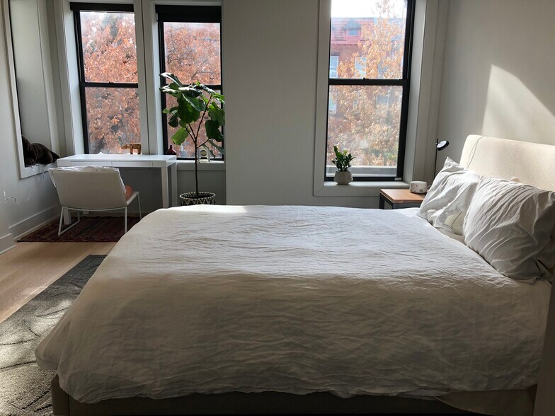 Primary bedroom w/ office nook - 1339 Irving Street NW Apt C
