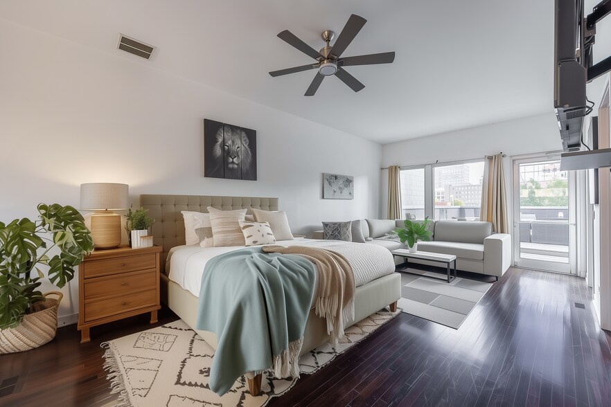 Building Photo - 1002 W Lake St