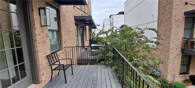 Building Photo - 717 Katherine Johnson Ln