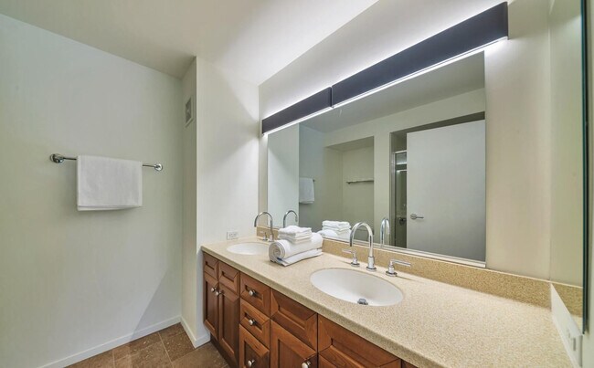 Building Photo - 4808 N 24th St