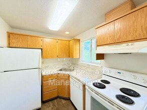 Building Photo - 506 E 34th St