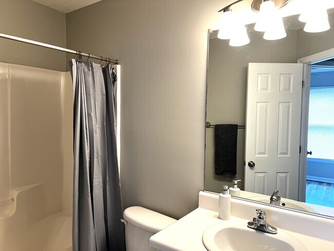 Building Photo - 714 Integrity Oaks Dr