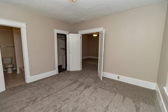 Building Photo - 1219 S Main St