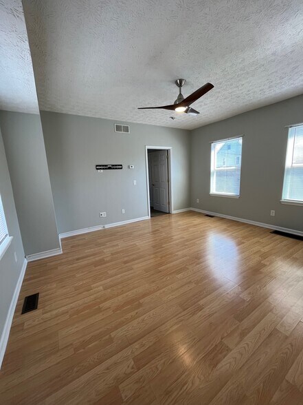 Building Photo - 2166 W 34th Pl