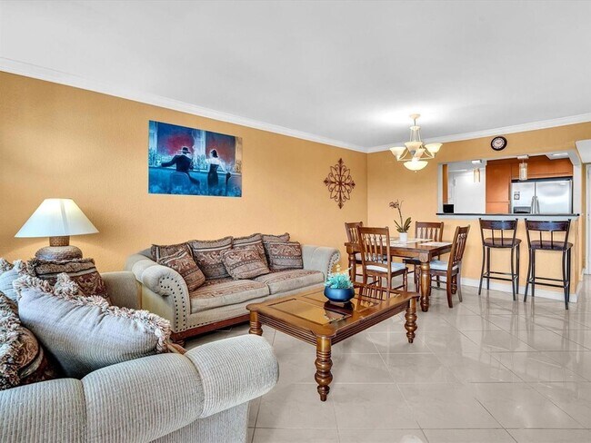 Building Photo - 401 Golden Isles Dr