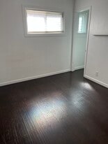 Building Photo - 2409 Elmgrove St