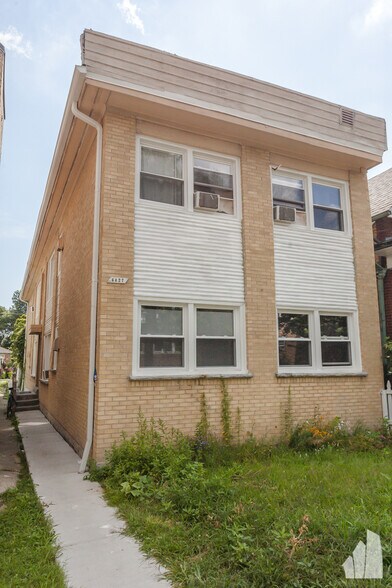 Building Photo - 6427 N Hermitage Ave