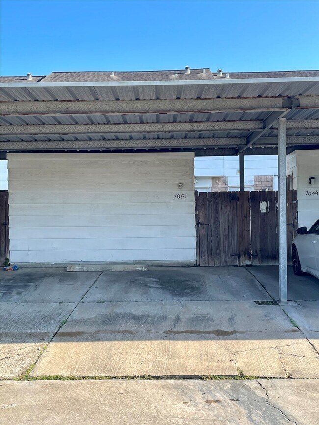 Building Photo - 7051 Chasewood Dr