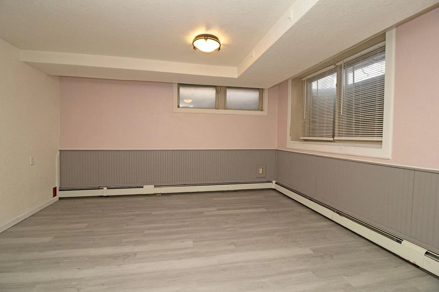 Building Photo - 815 5th Ave S