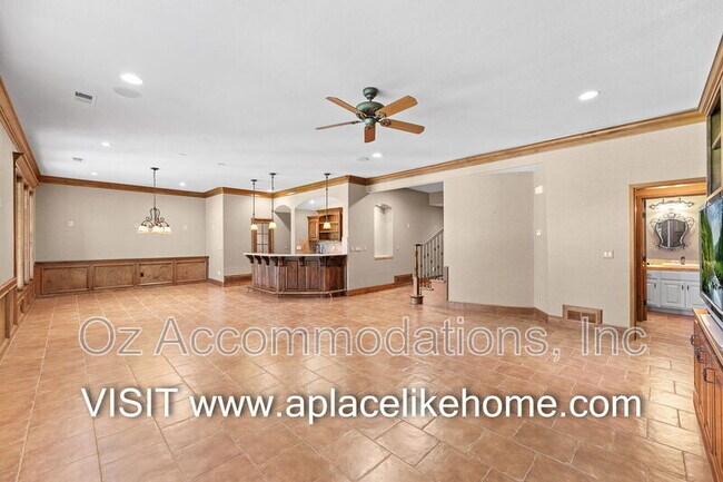 Building Photo - 16690 Country Club Dr