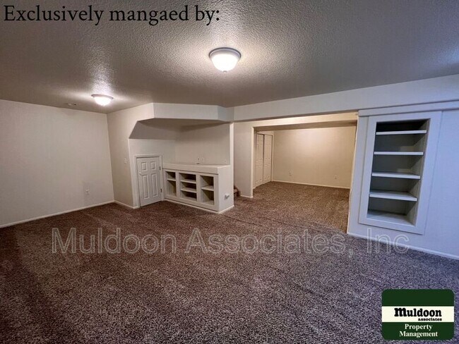 Building Photo - 5807 Poudre Way