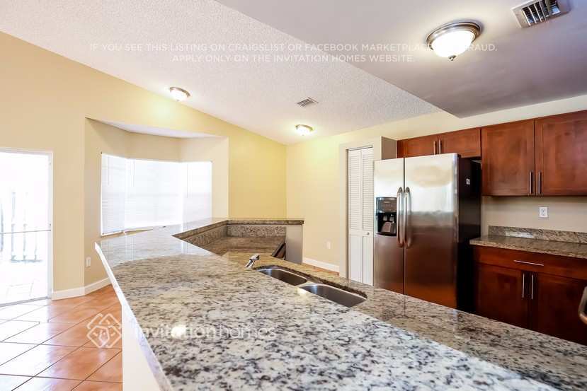 Building Photo - 5062 SW 154th Pl