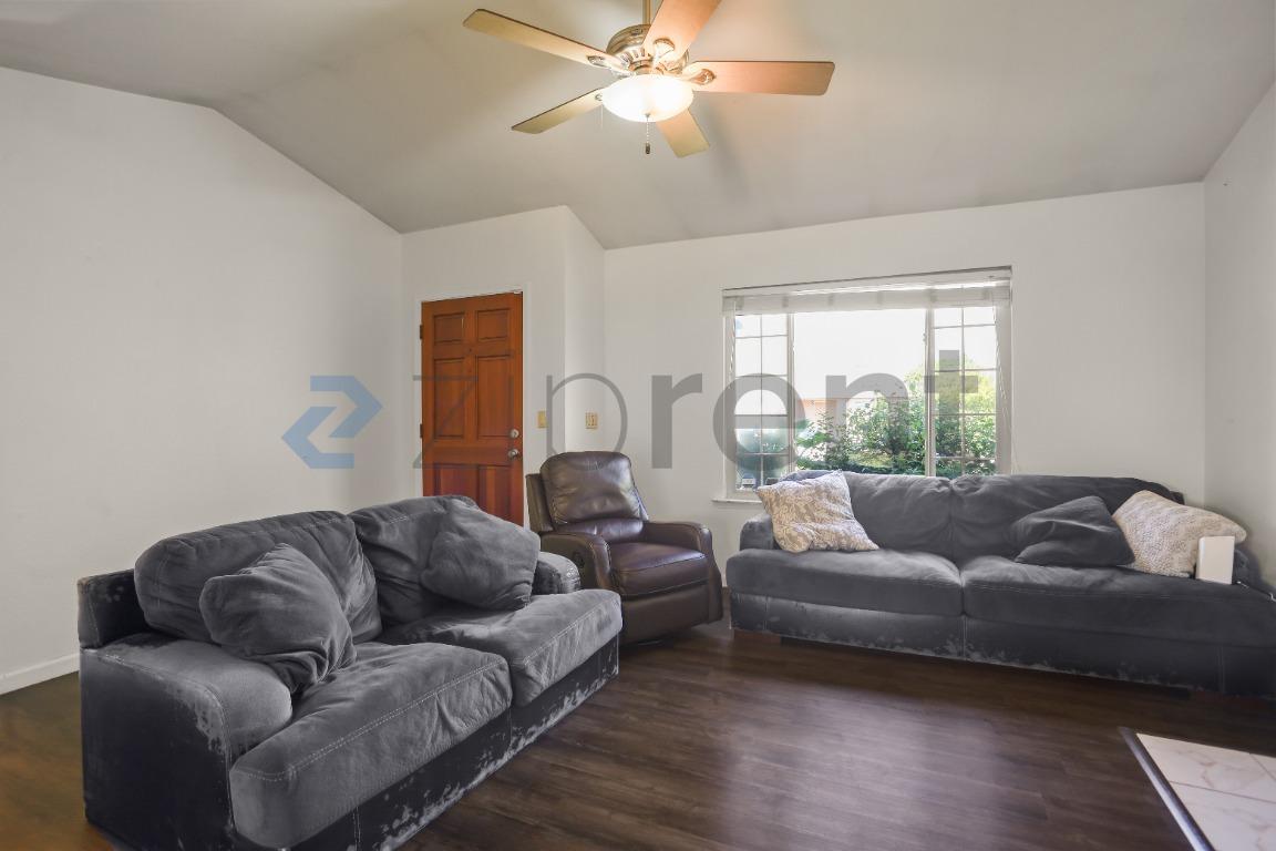 Building Photo - 2847 Hillcrest St