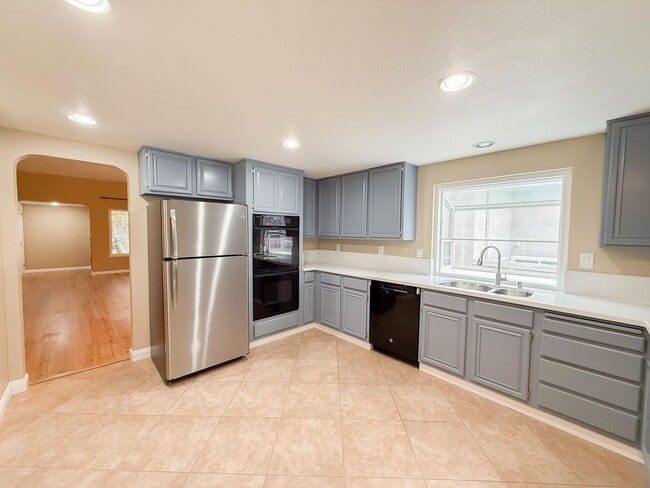 Building Photo - Well Maintained Twin Creeks Home in San Ramon