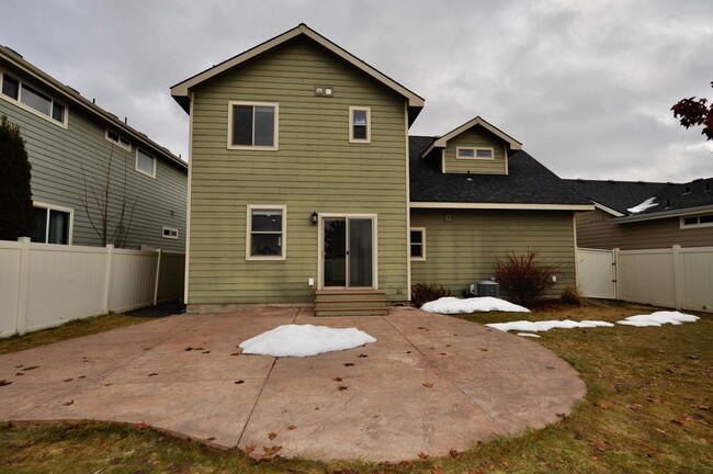 Building Photo - Coeur d'Alene Place Community 3 bed 2.5 ba...
