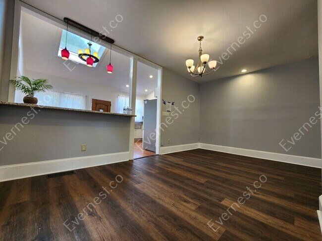 Building Photo - 41 Delta Pl NE