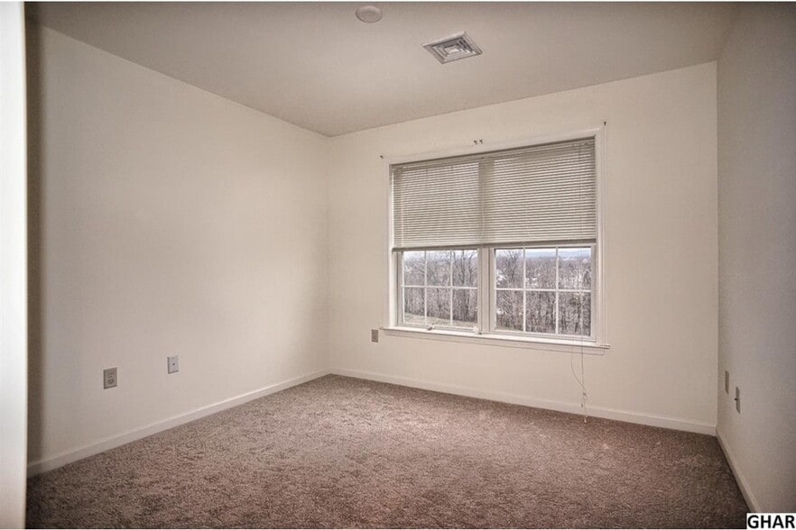 Building Photo - 479 Waterleaf Court