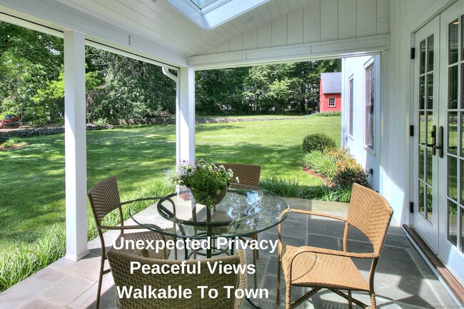 Building Photo - 55 Kings Hwy N