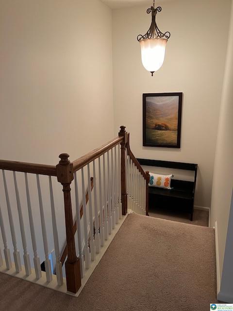 Building Photo - 40 Hillside Ct S