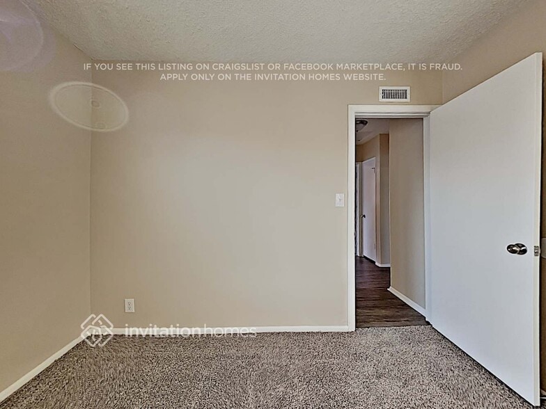 Building Photo - 2403 W 129th St
