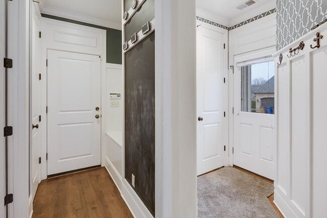 Building Photo - 10227 Matwood Oak Dr
