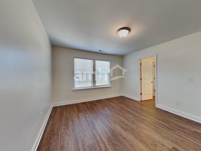 Building Photo - 124 Gregory Dr