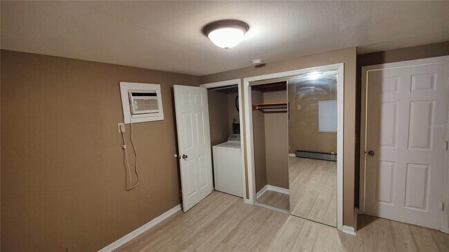 Building Photo - 1215 Skyview Blvd