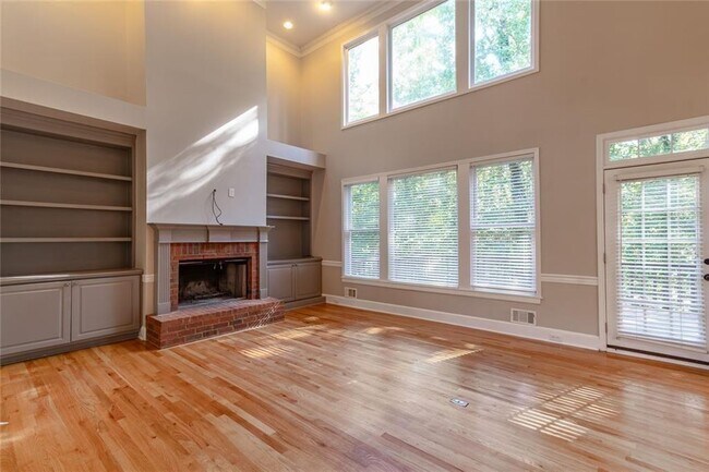 Building Photo - 651 Briarleigh Way