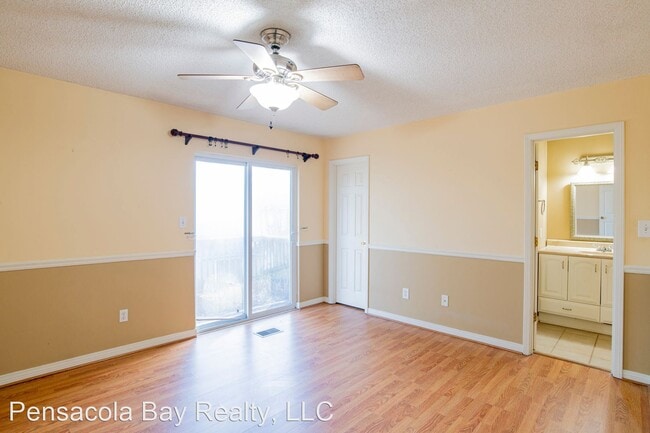 Building Photo - 2 br, 2.5 bath House - 3506 Parkwood Ave