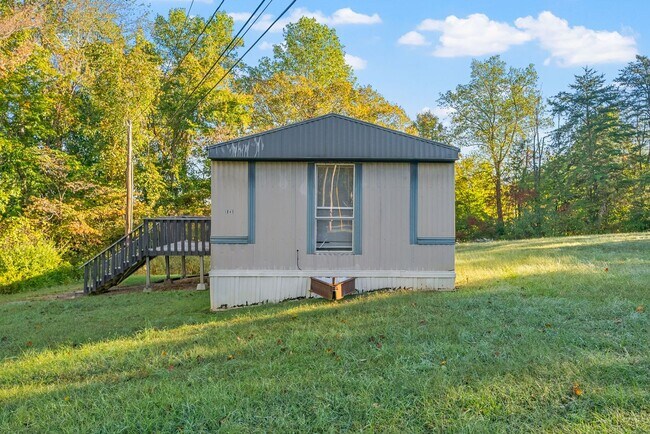 Building Photo - 1845 Evans Rd