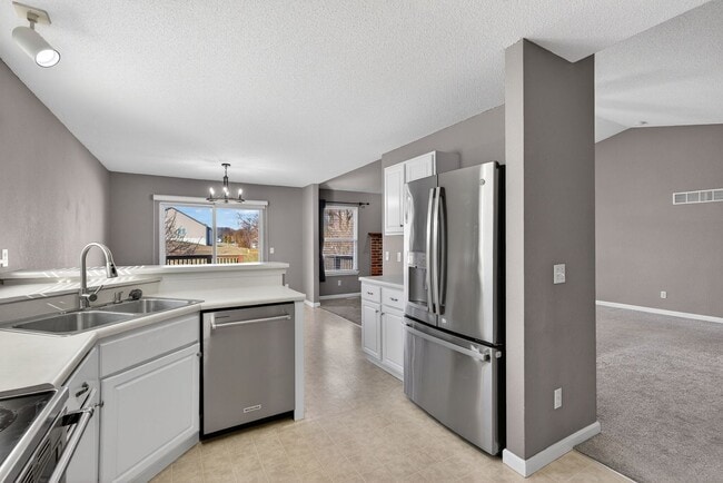 Building Photo - Beautiful 3 Bedroom, 3 Bath Single-Family Home in Wentzville