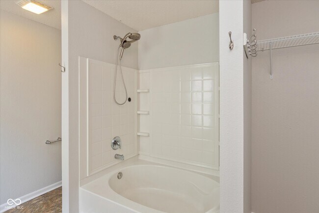 Building Photo - 2372 Cedarmill Dr