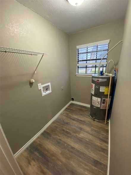 Building Photo - 1502 Daffan Ave