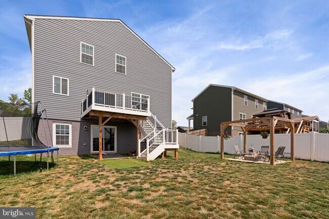 Building Photo - 35418 River Bend Dr